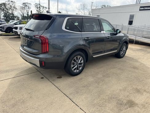 Used 2024 Kia Telluride LX image 16