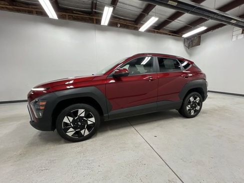 Used 2025 Hyundai Kona SEL image 5
