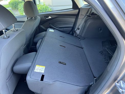 Used 2014 Ford Focus SE FWD image 20