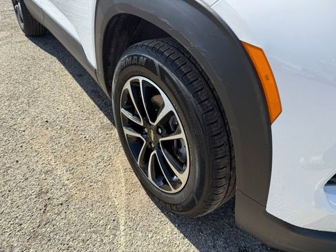 Used 2024 Chevrolet TrailBlazer LT w/ Driver Confidence Package image 18
