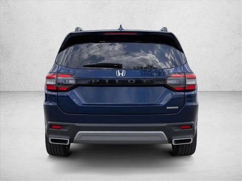 Used 2023 Honda Pilot Touring image 6