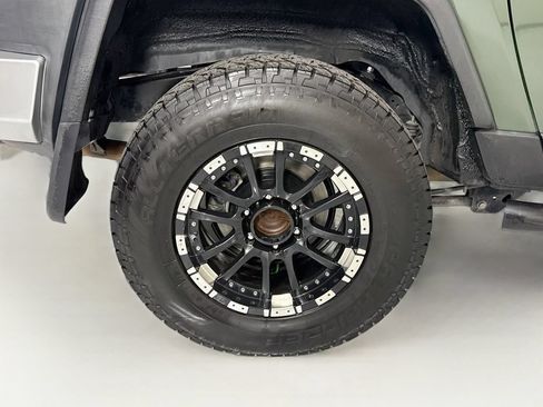 Used 2013 Toyota FJ Cruiser 4WD w/ Convenience Pkg image 29