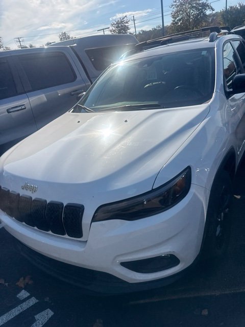 Used 2022 Jeep Cherokee Latitude Lux w/ Sun & Sound Group AWD/4WD image 2