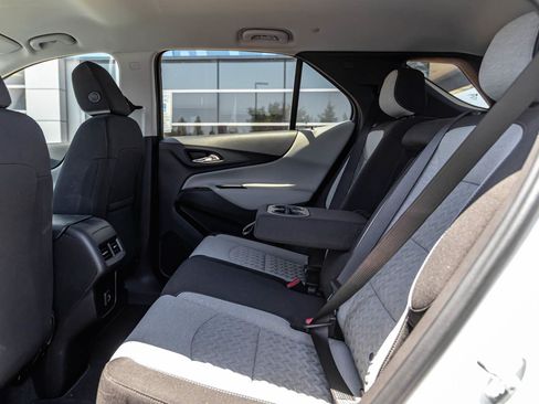 Used 2023 Chevrolet Equinox LS w/ LS Convenience Package FWD image 18