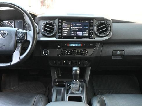 Used 2022 Toyota Tacoma TRD Off-Road w/ TRD Premium Off Road Package RWD image 11