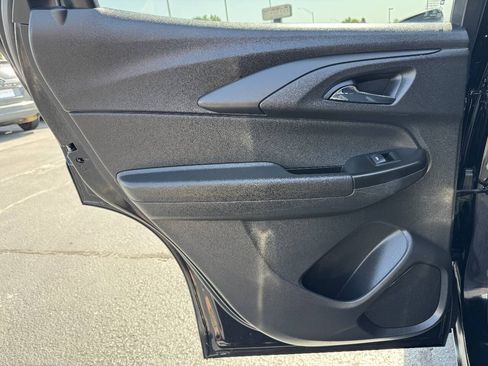 Used 2021 Chevrolet TrailBlazer LT w/ Convenience Package FWD image 17