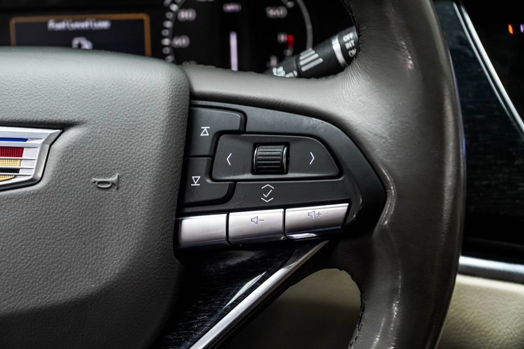 Used 2022 Cadillac XT6 Premium Luxury AWD/4WD image 29