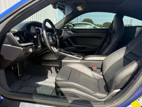Used 2021 Porsche 911 Carrera RWD image 19