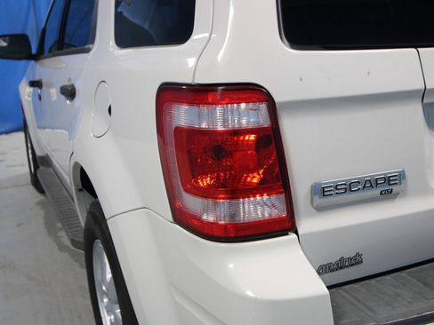 Used 2011 Ford Escape XLT w/ 201A Rapid Spec Order Code FWD image 32