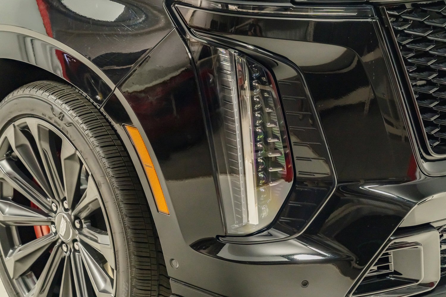 Used 2025 Cadillac Escalade V AWD/4WD image 39