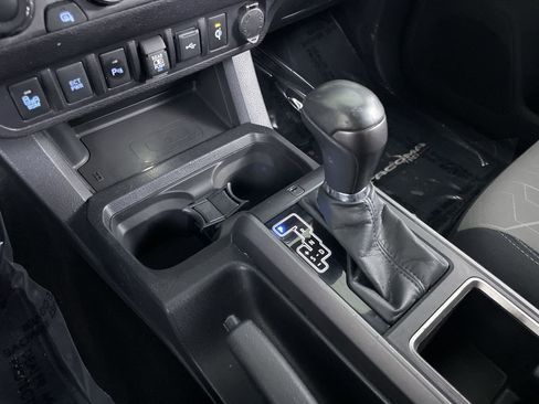 Used 2023 Toyota Tacoma TRD Sport w/ Advanced Technology Package AWD/4WD image 17