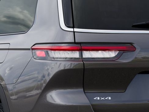 New 2025 Jeep Grand Cherokee L Laredo w/ Luxury Tech Group I AWD/4WD image 12