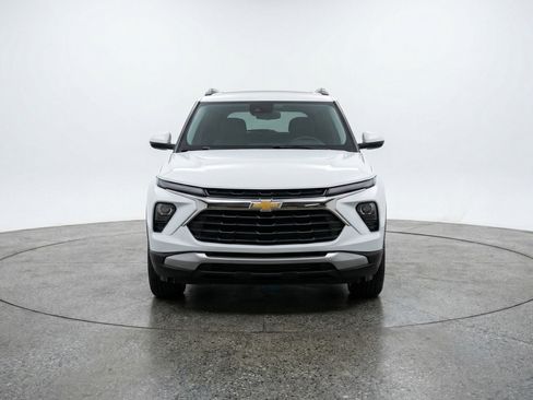 Used 2025 Chevrolet TrailBlazer LT image 2