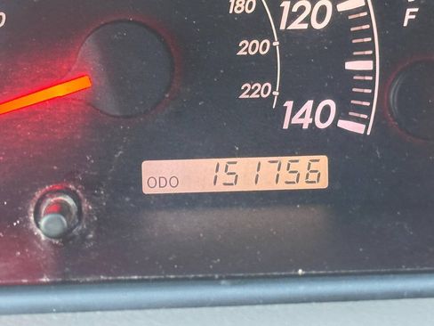 Used 2005 Toyota Camry LE FWD image 19