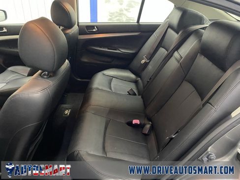 Used 2013 INFINITI G37 X w/ Premium Pkg image 12