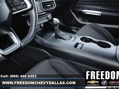 Used 2025 Ford Mustang Coupe RWD image 25