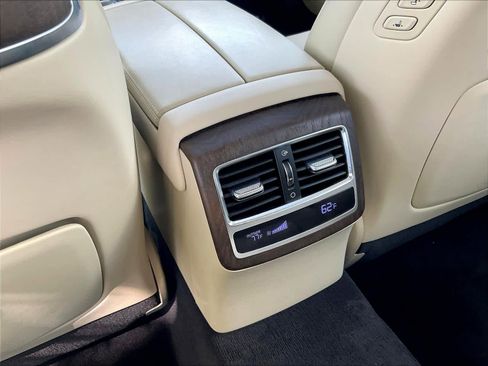 Used 2019 Kia K900 Luxury w/ VIP Package AWD/4WD image 37