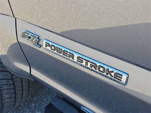Used 2022 Ford F250 Lariat w/ Chrome Package image 7