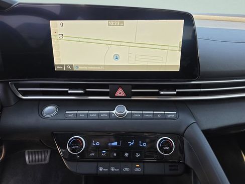 Used 2024 Hyundai Elantra SEL FWD image 23