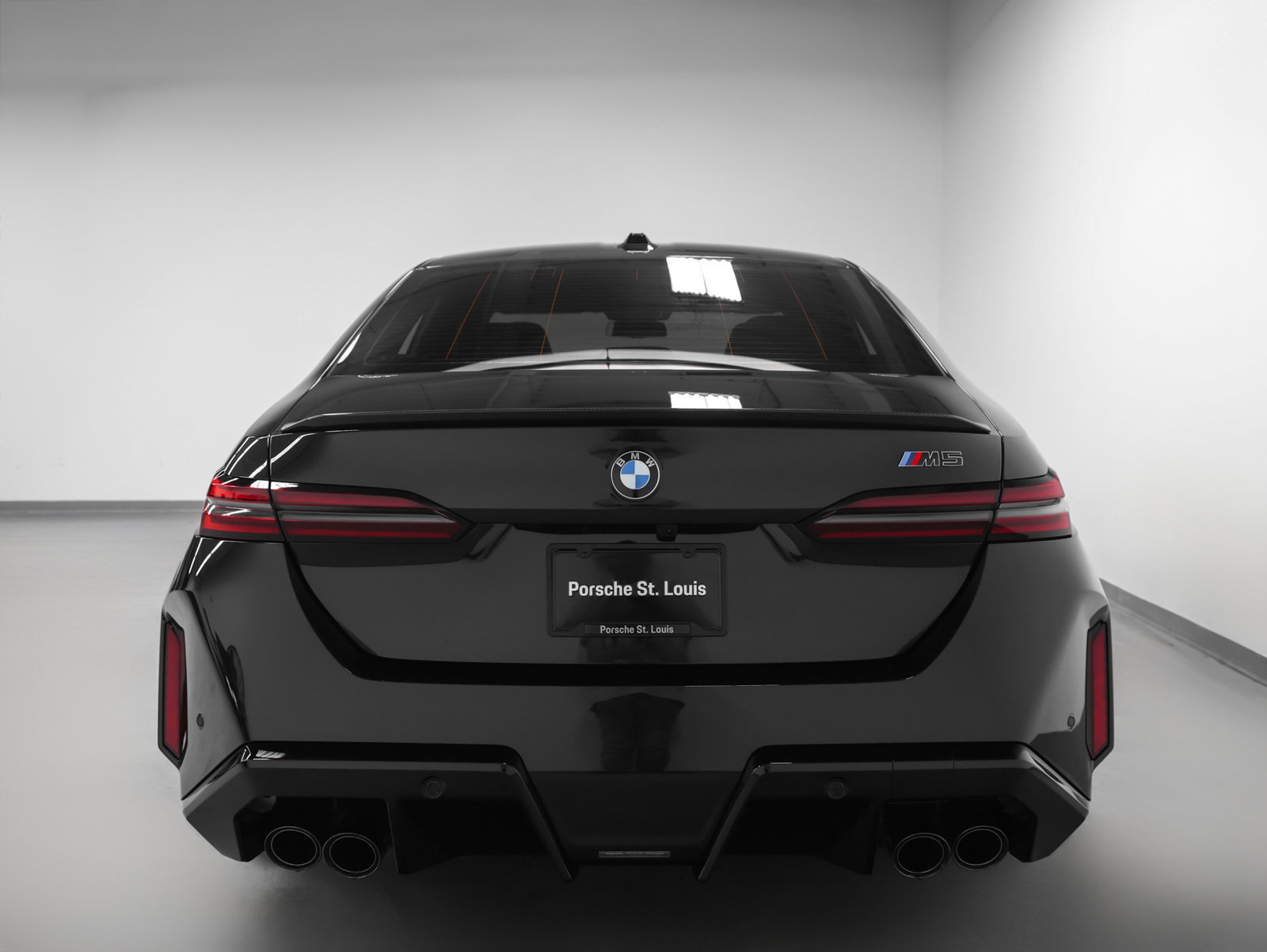 Used 2026 BMW M5 w/ Carbon Package AWD/4WD image 11