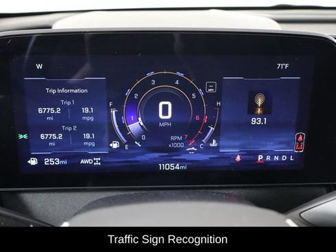 Used 2025 Chevrolet Traverse Z71 w/ Driver Confidence Package AWD/4WD image 11