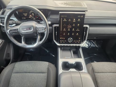 Used 2025 GMC Acadia Elevation image 27