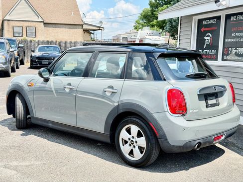 Used 2018 MINI Cooper 4-Door Hardtop w/ Premium Package FWD image 4
