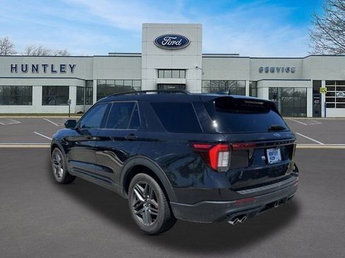 Used 2025 Ford Explorer ST AWD/4WD image 5