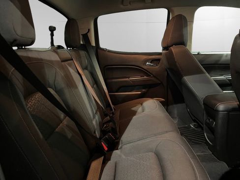 Used 2016 GMC Canyon SLE image 17