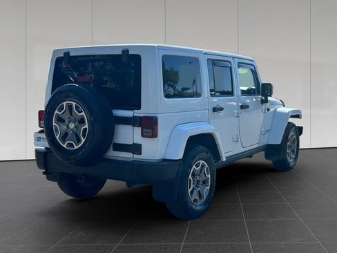 Used 2017 Jeep Wrangler Unlimited Rubicon w/ Connectivity Group AWD/4WD image 5