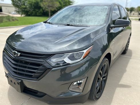 Used 2021 Chevrolet Equinox LT FWD image 2