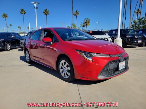Certified 2021 Toyota Corolla LE image 2