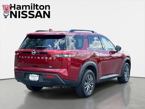 Used 2024 Nissan Pathfinder SV FWD image 2