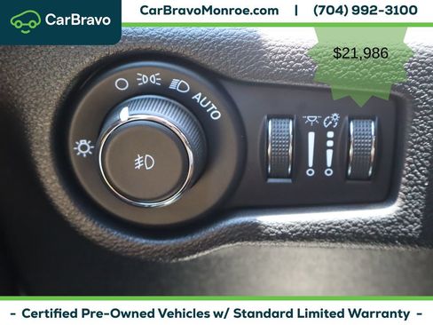 Used 2021 Chrysler Pacifica Pinnacle FWD image 26