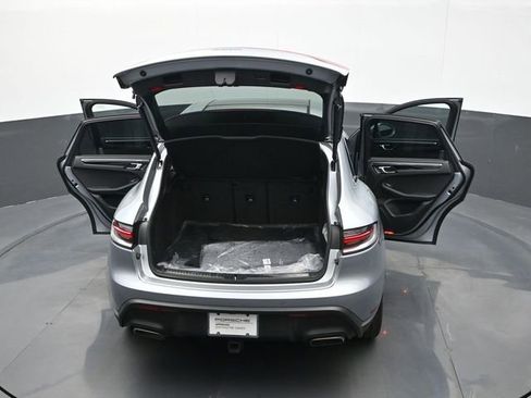 Certified 2025 Porsche Macan AWD/4WD image 26