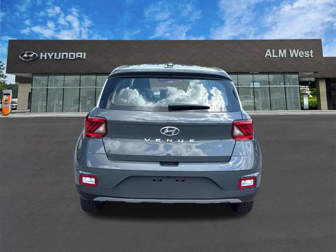Used 2026 Hyundai Venue SE FWD image 7
