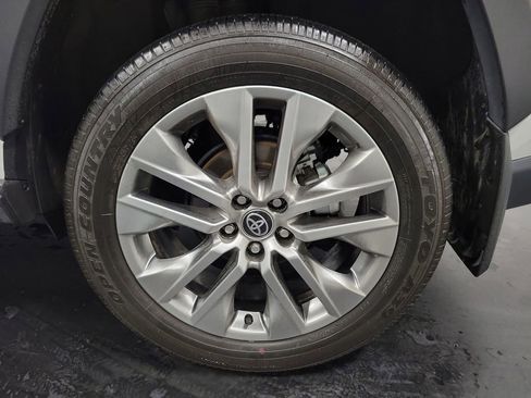 Used 2023 Toyota RAV4 XLE Premium FWD image 10