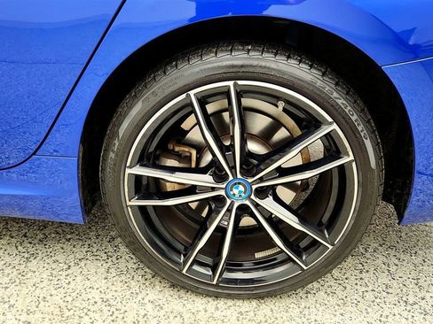 Used 2024 BMW 330e xDrive w/ Premium Package image 9