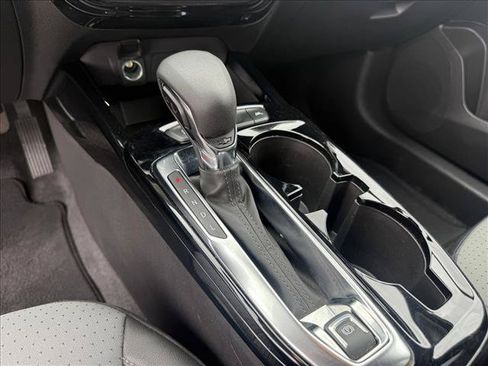 Used 2025 Chevrolet Trax LT FWD image 16