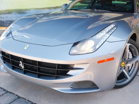 Used 2012 Ferrari FF image 7