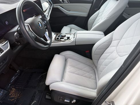Used 2024 BMW X5 sDrive40i w/ Premium Package RWD image 5