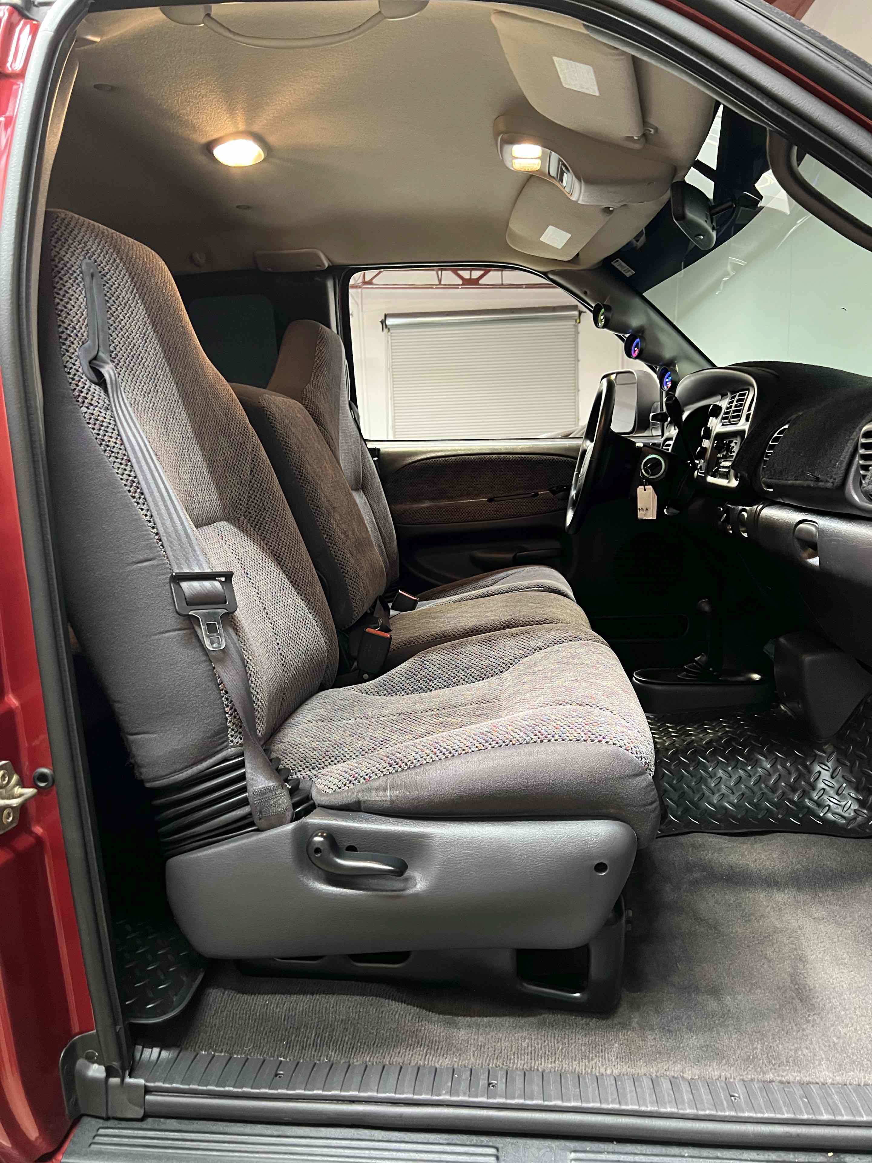 Used 1998 Dodge Ram 2500 Truck 4x4 Quad Cab image 25