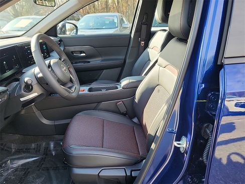 New 2026 Nissan Kicks SR image 6