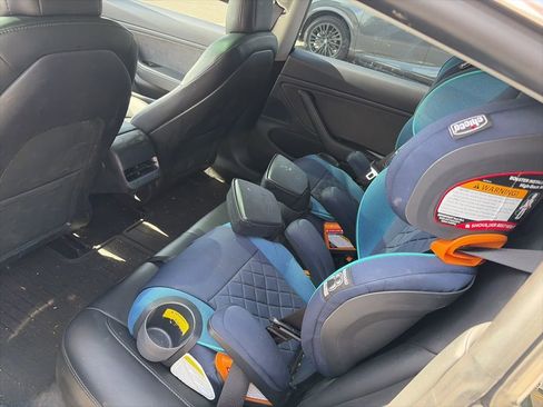 Used 2019 Tesla Model 3 Standard Range image 10