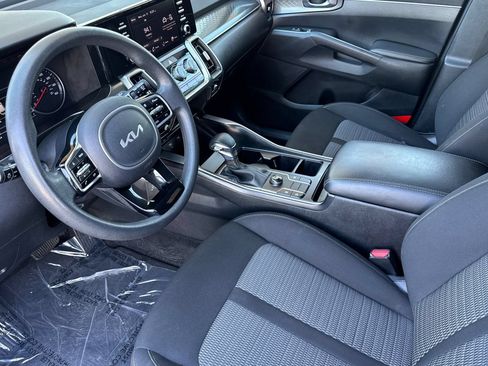 Used 2022 Kia Sorento LX FWD image 10