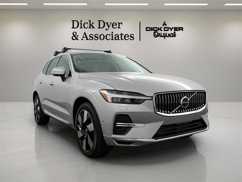 Certified 2023 Volvo XC60 T8 Ultimate image 10