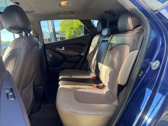 Used 2011 Hyundai Tucson GLS FWD image 11