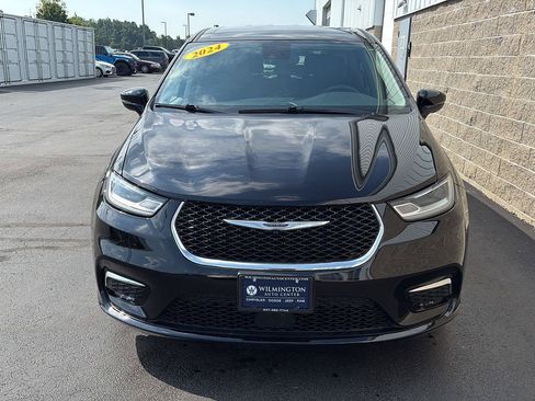 Used 2024 Chrysler Pacifica Limited FWD image 40