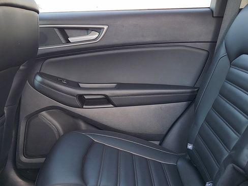 Used 2024 Ford Edge SEL AWD/4WD image 16