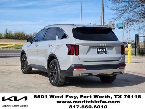 Used 2025 Kia Sorento S AWD/4WD image 4